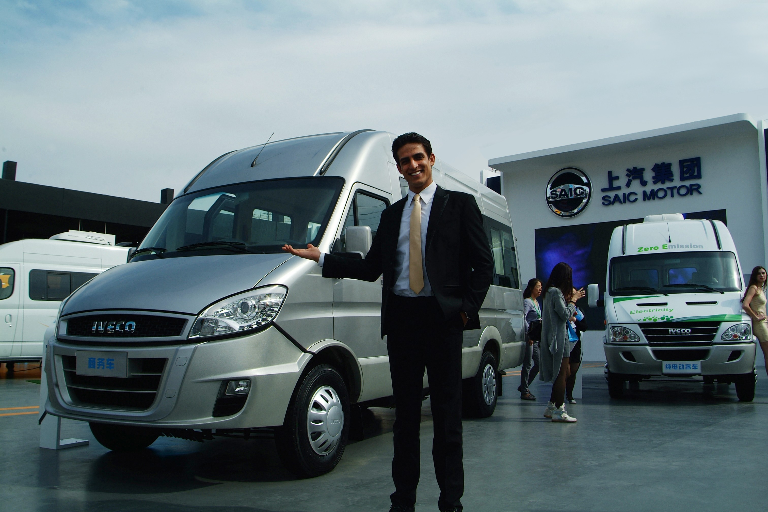 專業(yè)生產(chǎn)PVC護(hù)套、銅排、鋁排、新能源電池銅/鋁軟連接-人禾電子