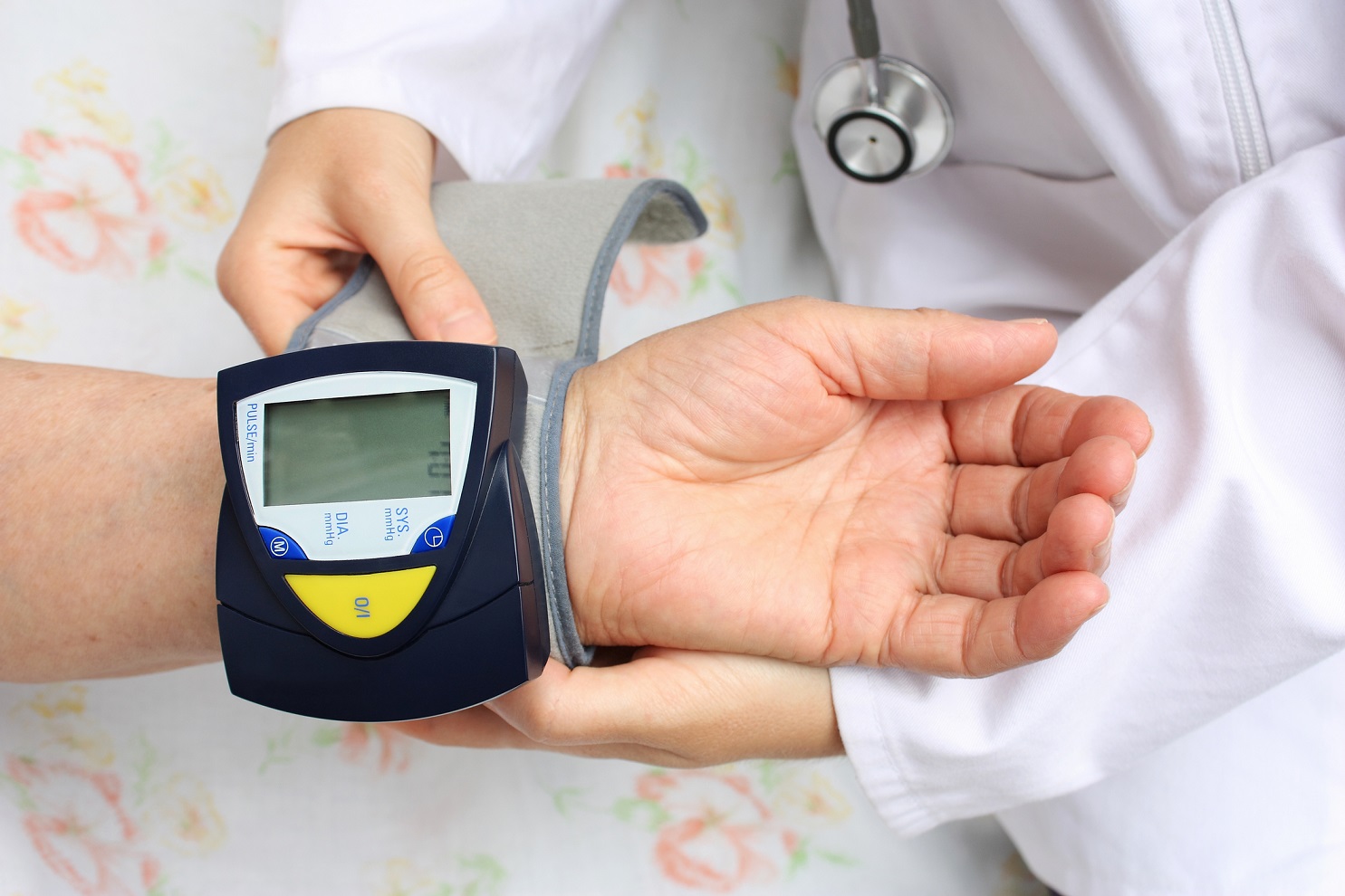 專業(yè)生產(chǎn)PVC護(hù)套、銅排、鋁排、新能源電池銅/鋁軟連接-人禾電子