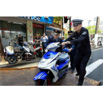 眾多且不守規(guī)矩的電動車在路上，給交通治理帶了極大困擾